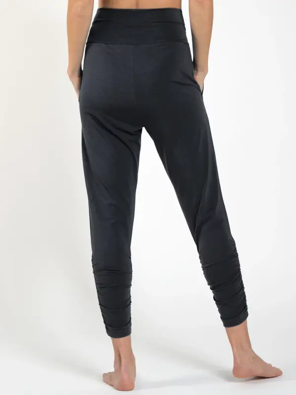 MAGADI Yogahose Francis aus Naturmaterial