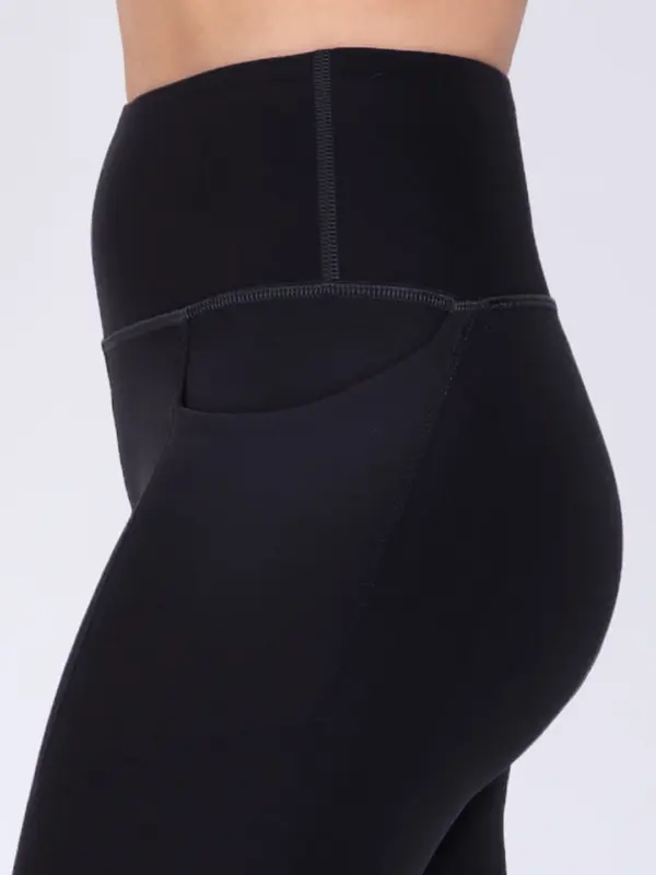 MAGADI Yoga Leggings Amalia aus softem Stretch