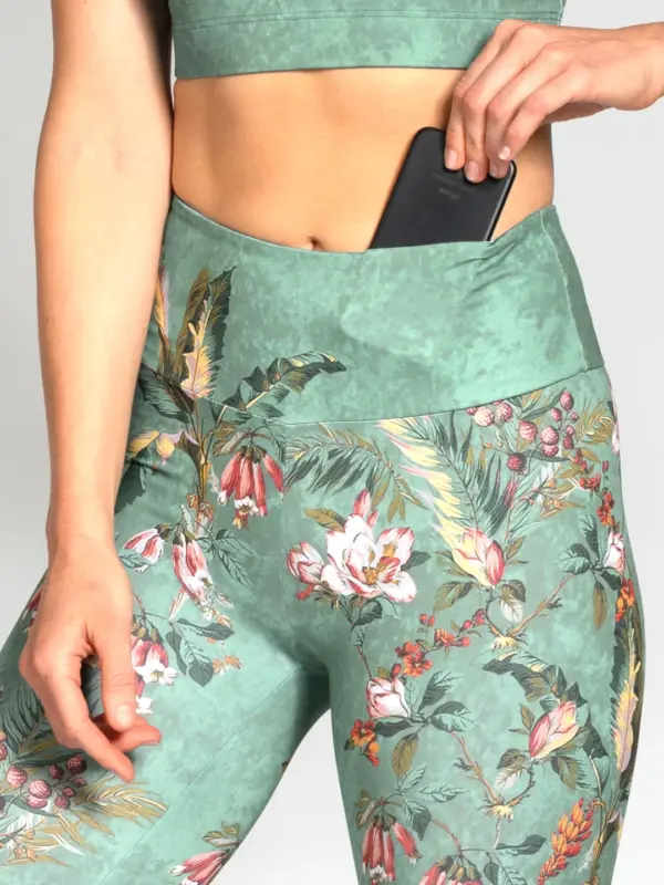 MAGADI Yoga Leggings Secret Garden aus Komfort-Stretch